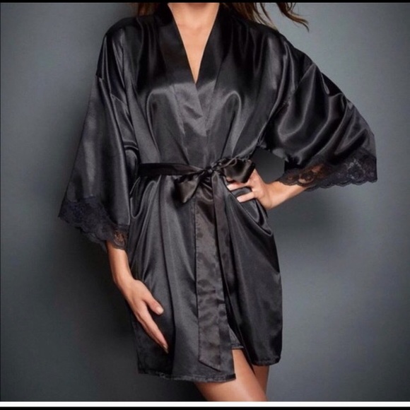VS Black vintage kimono robe - Picture 2 of 8